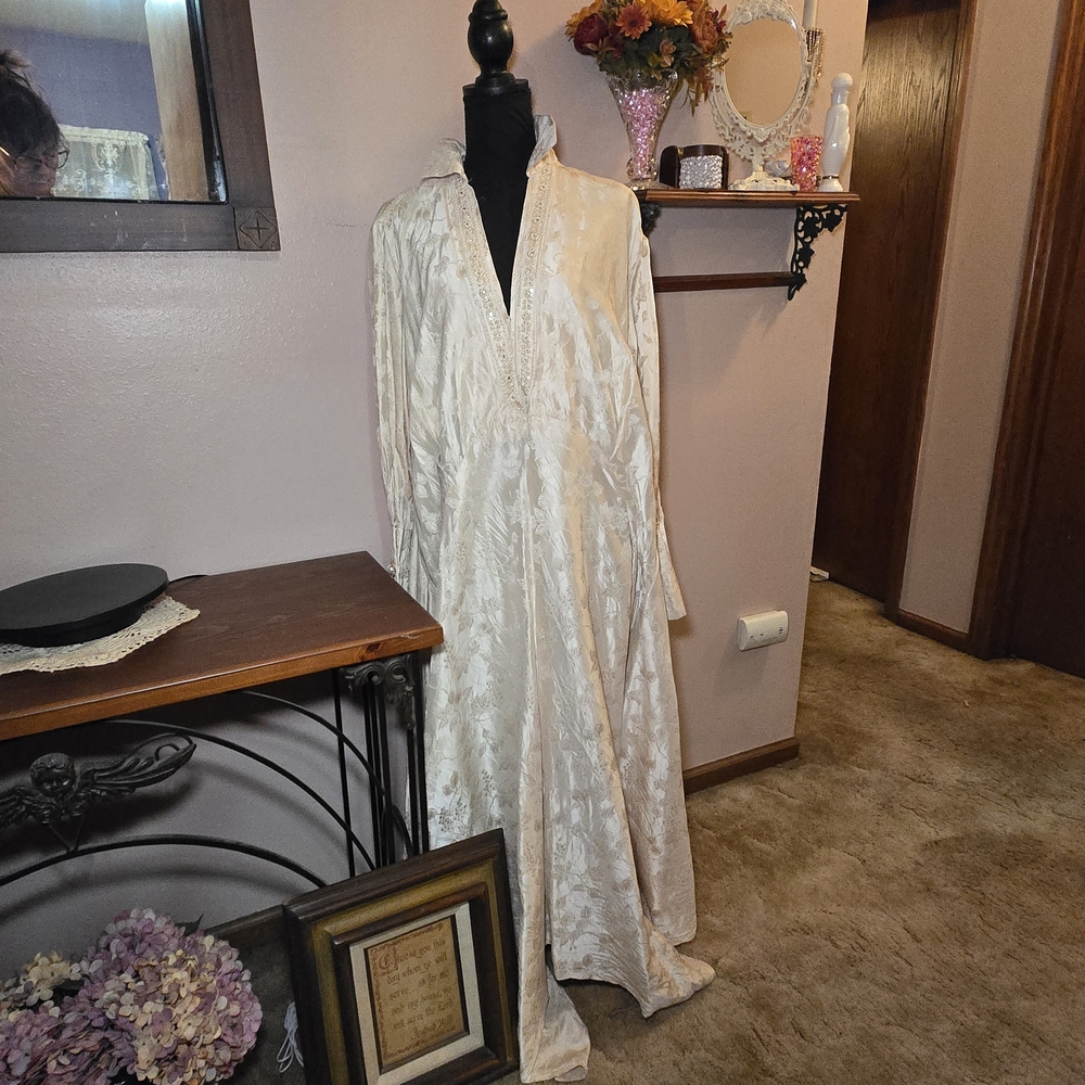 Elegant Cream Maxi Dress